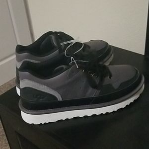 Size 9 UGG Highland Sneakers